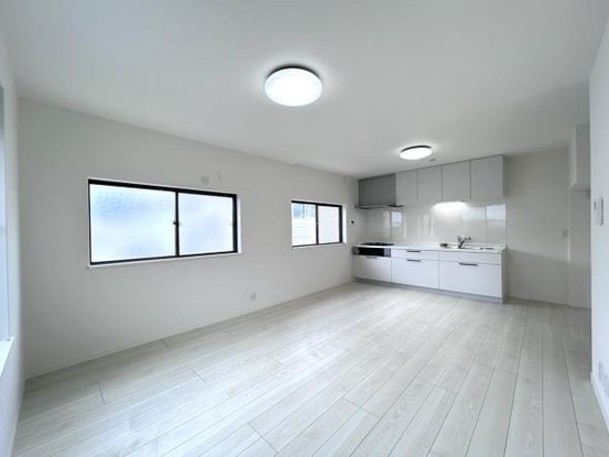 detached 兵庫県宝塚市泉町24-13 ジャルダン宝塚六番館　201号室