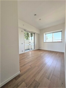 apartment 埼玉県八潮市大瀬１丁目2-11 カーサヴェルデ八潮1F