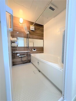 apartment 埼玉県八潮市大瀬１丁目2-11 カーサヴェルデ八潮1F