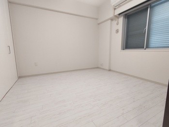 apartment 埼玉県八潮市大瀬１丁目2-11 カーサヴェルデ八潮1F