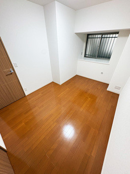 apartment 埼玉県八潮市大瀬１丁目2-11 カーサヴェルデ八潮1F