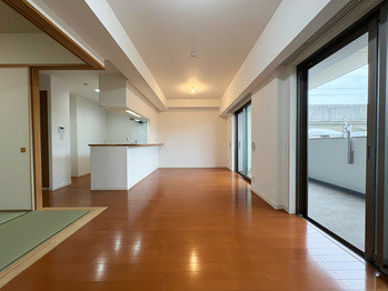apartment 埼玉県八潮市大瀬１丁目2-11 カーサヴェルデ八潮1F
