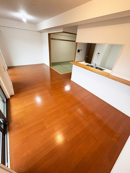 apartment 埼玉県八潮市大瀬１丁目2-11 カーサヴェルデ八潮1F