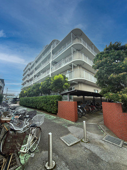 apartment 埼玉県八潮市大瀬１丁目2-11 カーサヴェルデ八潮1F