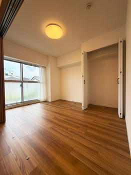 apartment 埼玉県八潮市大瀬１丁目2-11 カーサヴェルデ八潮1F