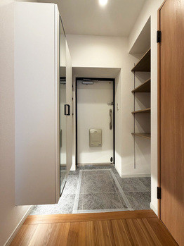 apartment 埼玉県八潮市大瀬１丁目2-11 カーサヴェルデ八潮1F