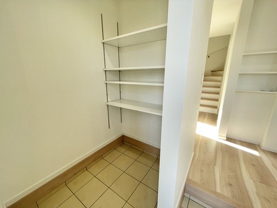 detached 神奈川県伊勢原市桜台１丁目9-7 堀井ビル1F