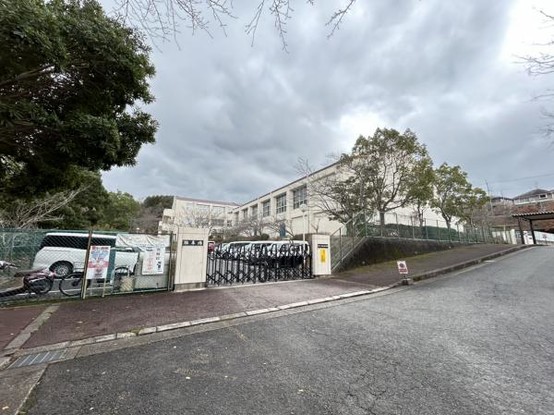 detached 大阪府南河内郡河南町さくら坂１丁目
地図を見る