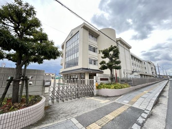 detached 大阪府南河内郡河南町さくら坂１丁目
地図を見る