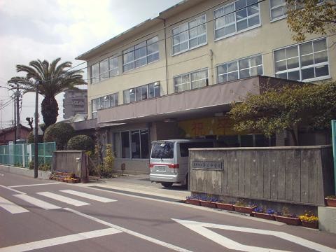 apartment 大阪府岸和田市宮前町8-25　null