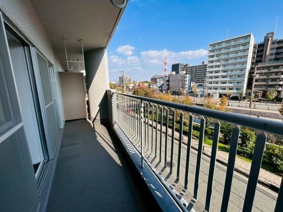 apartment 大阪府岸和田市宮前町8-25　null