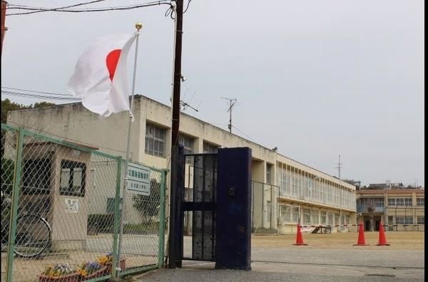 apartment 大阪府岸和田市宮前町8-25　null