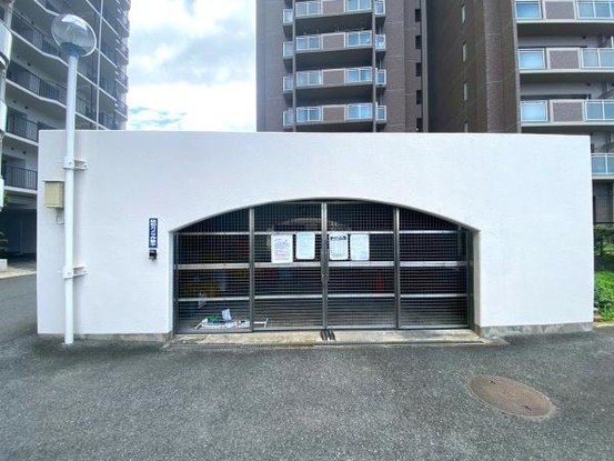 apartment 大阪府岸和田市宮前町8-25　null