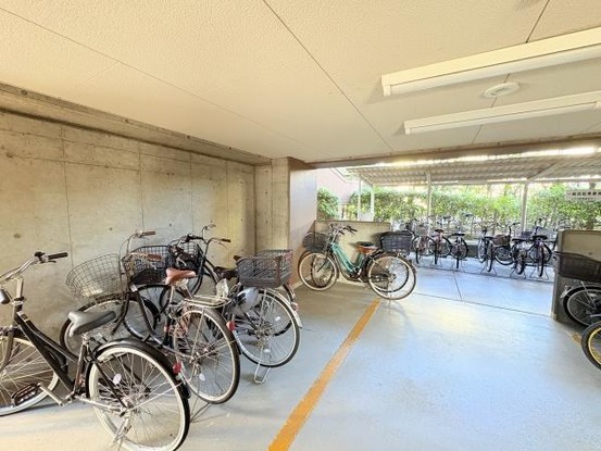apartment 大阪府岸和田市宮前町8-25　null
