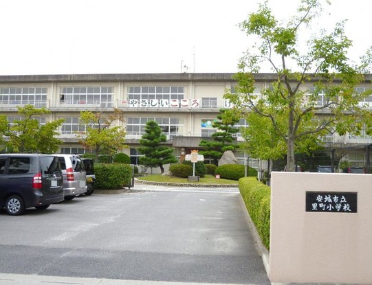 detached 愛知県安城市明治本町8-9