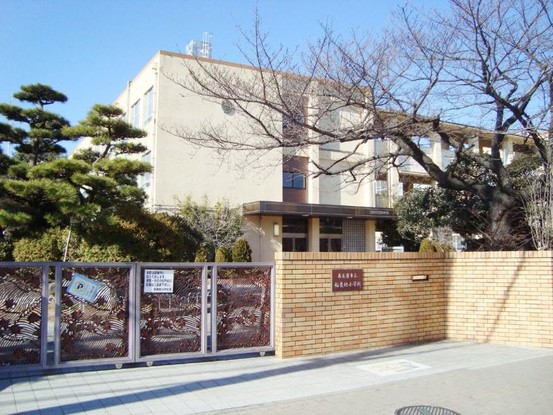 apartment 愛知県名古屋市中川区中郷３丁目411