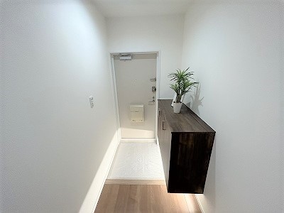 apartment 大阪府茨木市西駅前町5-8 関電不動産茨木ビル1階