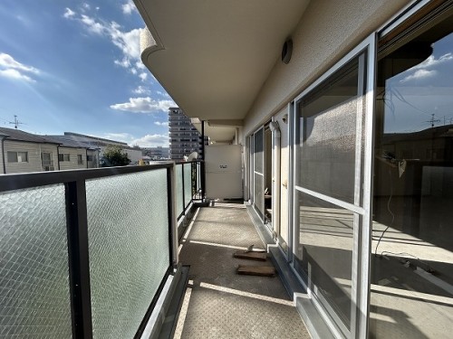 apartment 大阪府茨木市西駅前町5-8 関電不動産茨木ビル1階