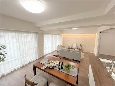 apartment 大阪府茨木市西駅前町5-8 関電不動産茨木ビル1階