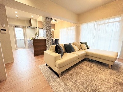 apartment 大阪府茨木市西駅前町5-8 関電不動産茨木ビル1階