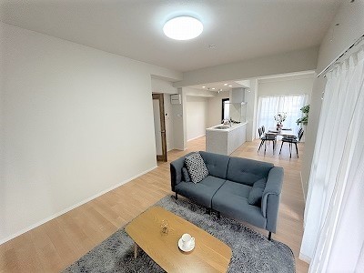 apartment 大阪府茨木市西駅前町5-8 関電不動産茨木ビル1階