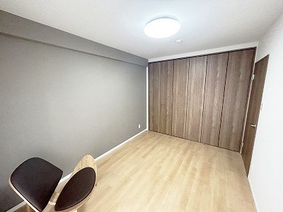 apartment 大阪府茨木市西駅前町5-8 関電不動産茨木ビル1階