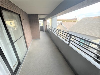 apartment 大阪府茨木市西駅前町5-8 関電不動産茨木ビル1階