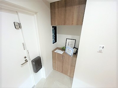 apartment 大阪府茨木市西駅前町5-8 関電不動産茨木ビル1階