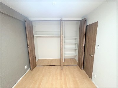 apartment 大阪府茨木市西駅前町5-8 関電不動産茨木ビル1階