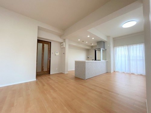 apartment 大阪府茨木市西駅前町5-8 関電不動産茨木ビル1階