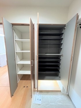 apartment 大阪府茨木市西駅前町5-8 関電不動産茨木ビル1階