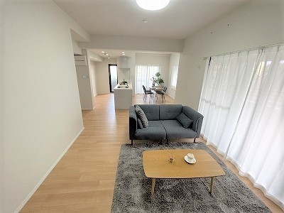 apartment 大阪府茨木市西駅前町5-8 関電不動産茨木ビル1階