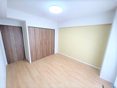 apartment 大阪府茨木市西駅前町5-8 関電不動産茨木ビル1階