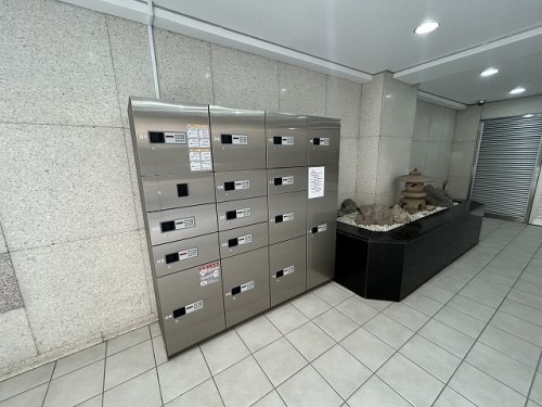 apartment 大阪府茨木市西駅前町5-8 関電不動産茨木ビル1階