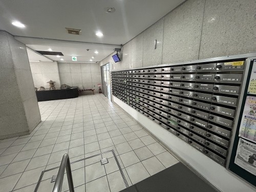 apartment 大阪府茨木市西駅前町5-8 関電不動産茨木ビル1階