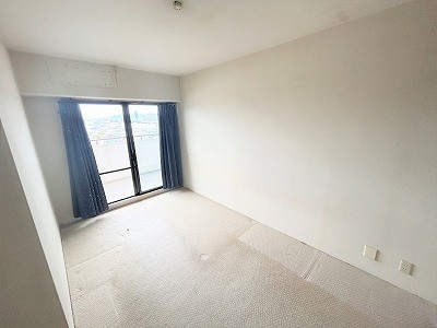 apartment 大阪府茨木市西駅前町5-8 関電不動産茨木ビル1階