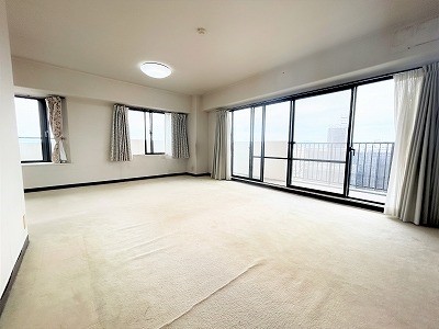 apartment 大阪府茨木市西駅前町5-8 関電不動産茨木ビル1階