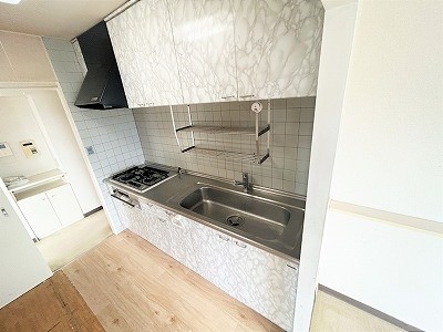 apartment 大阪府茨木市西駅前町5-8 関電不動産茨木ビル1階