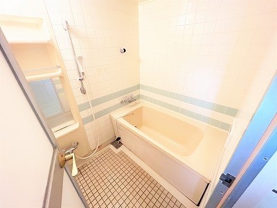 apartment 大阪府茨木市西駅前町5-8 関電不動産茨木ビル1階
