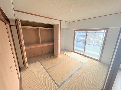 apartment 大阪府茨木市西駅前町5-8 関電不動産茨木ビル1階
