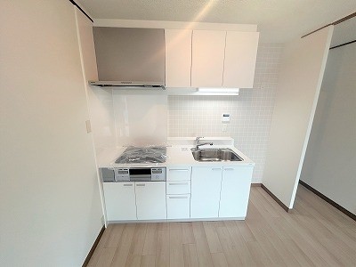 apartment 大阪府茨木市西駅前町5-8 関電不動産茨木ビル1階