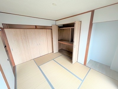 apartment 大阪府茨木市西駅前町5-8 関電不動産茨木ビル1階