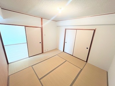 apartment 大阪府茨木市西駅前町5-8 関電不動産茨木ビル1階