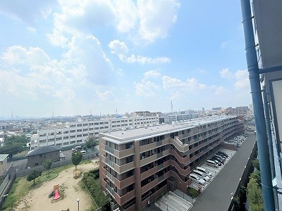 apartment 大阪府茨木市西駅前町5-8 関電不動産茨木ビル1階