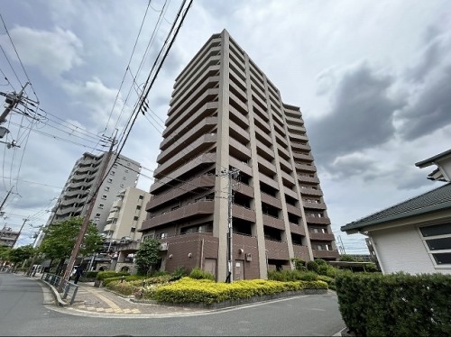 apartment 大阪府茨木市西駅前町5-8 関電不動産茨木ビル1階