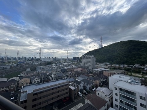 apartment 大阪府茨木市西駅前町5-8 関電不動産茨木ビル1階