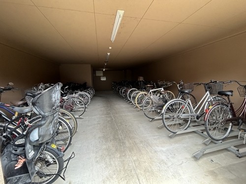 apartment 大阪府茨木市西駅前町5-8 関電不動産茨木ビル1階