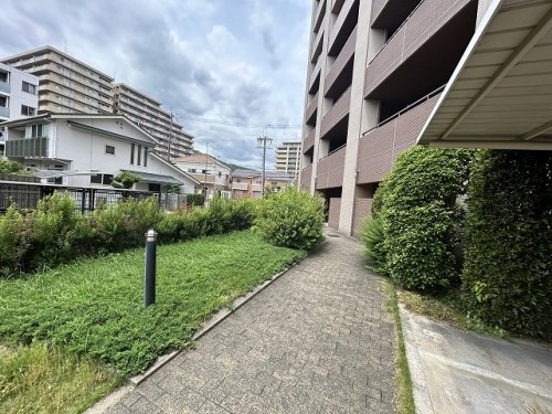 apartment 大阪府茨木市西駅前町5-8 関電不動産茨木ビル1階