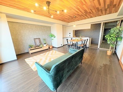 apartment 大阪府茨木市西駅前町5-8 関電不動産茨木ビル1階