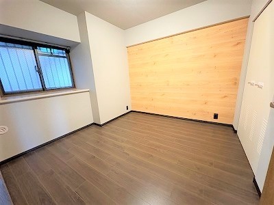 apartment 大阪府茨木市西駅前町5-8 関電不動産茨木ビル1階